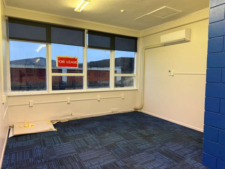 Level 1, Front, 13 Hartham Place North Porirua_3