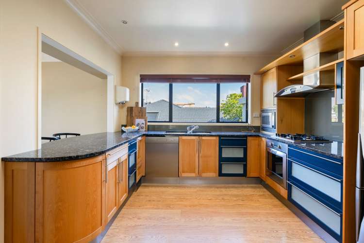 76 Lake Crescent Hamilton Lake_14