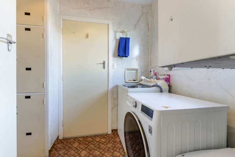 22 Tennyson Crescent Stoke_17