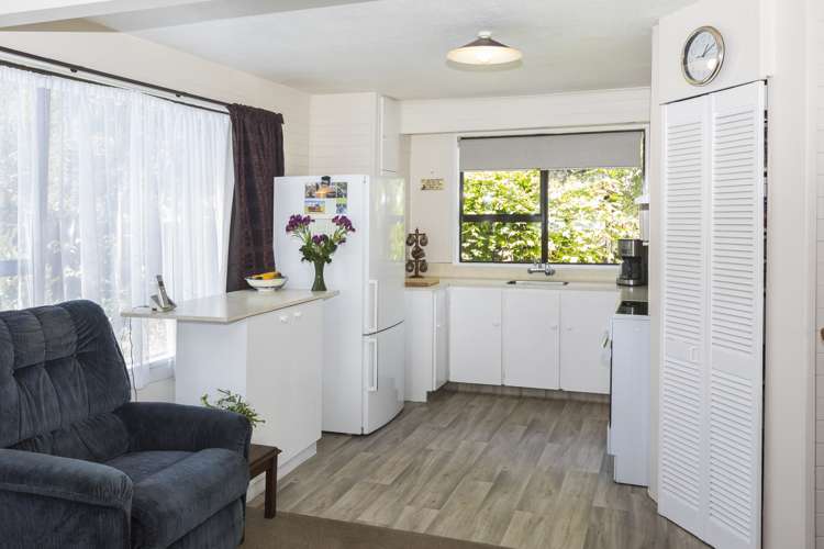 22 Momorangi Crescent Redwood_6