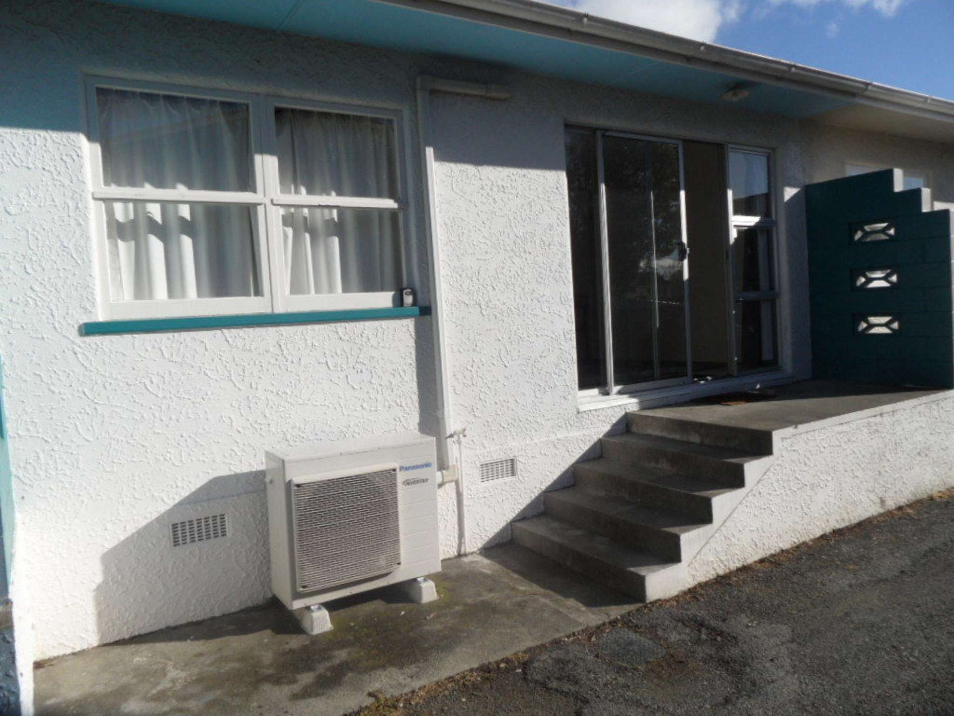 2/11 Cornwall Place Stoke_0