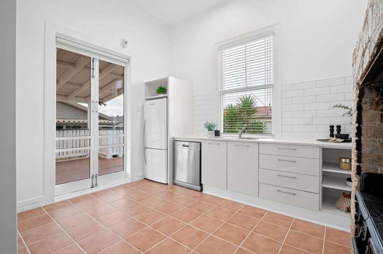 6 Johnson Street Dinsdale_10