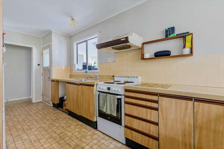 26 Kirrie Avenue Te Atatu South_15