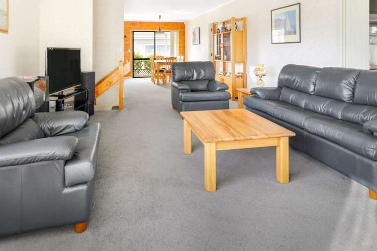 4 Oregon Crescent Glenview_22