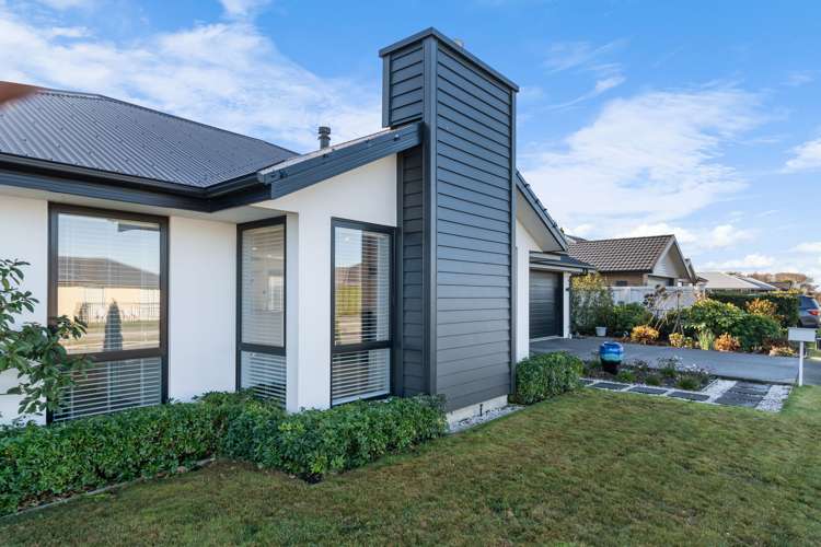 27 Faringdon Boulevard Rolleston_25