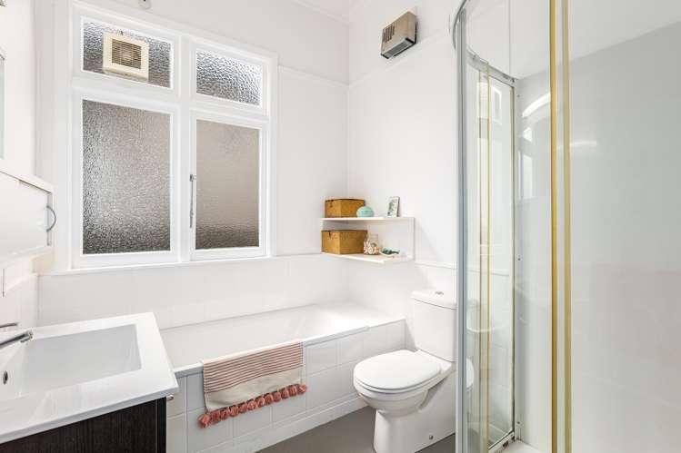 107 Onepu Road Lyall Bay_12