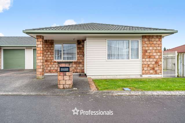 CORNER SECTION IN WOODLAND MEWS