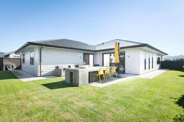 21 Surfers Avenue Waihi Beach_1