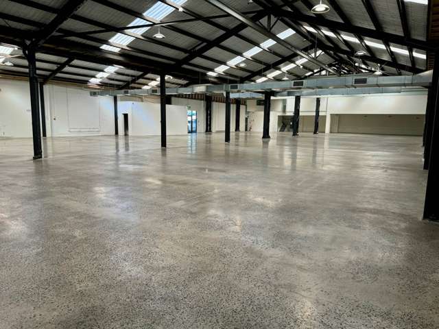 HIGH PROFILE TRADE RETAIL WAREHOUSE