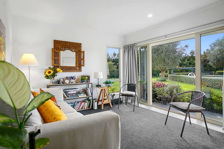 184 The Oaks Drive Leamington_17