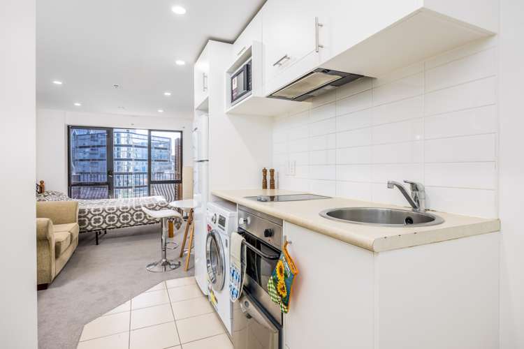 9h/23 Emily Place Auckland Central_5