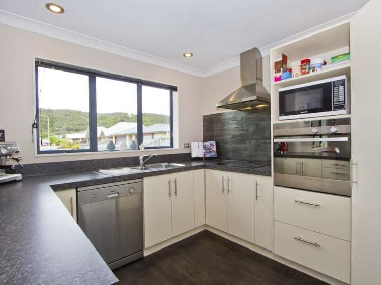 25 Sun Valley Grove Wainuiomata_0