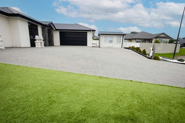 8 Higgins Place Paroa_31