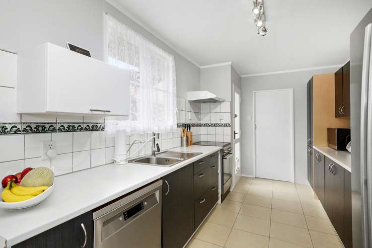 2 Orewa Grove Wainuiomata_8