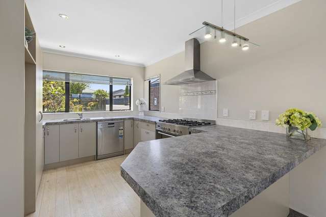 31 Saint Ives Drive Camborne_4