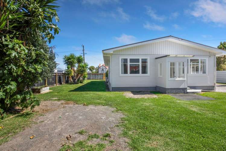20 Aotaki Street Otaki_22