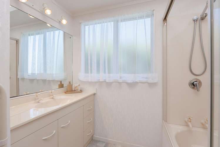 1342 Whangaparaoa Road Army Bay_19