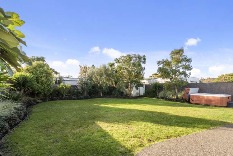 8 Eskdale Road Birkdale_17