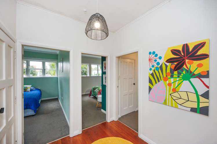 70 Savage Crescent West End_9