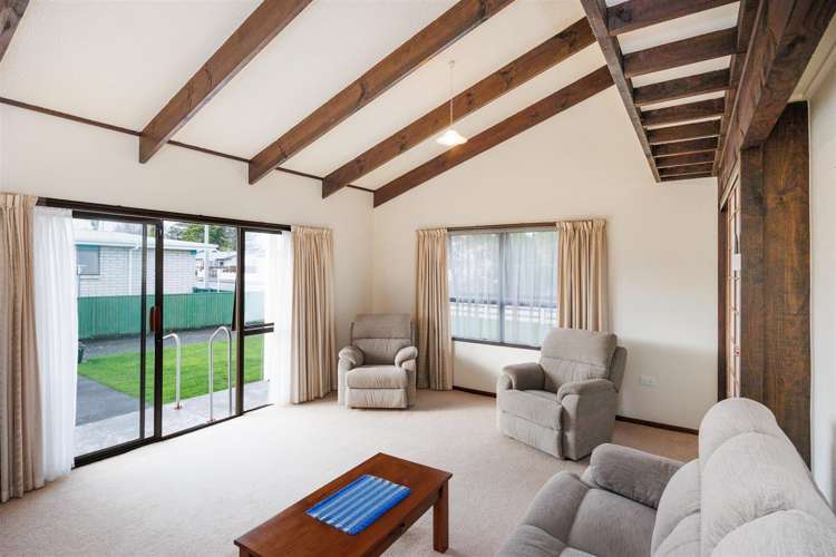 12a Oxford Street Marton_17