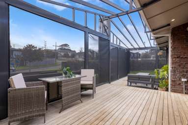 8 Riviera Place_4