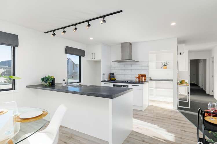 85 Hardingstone Drive_5