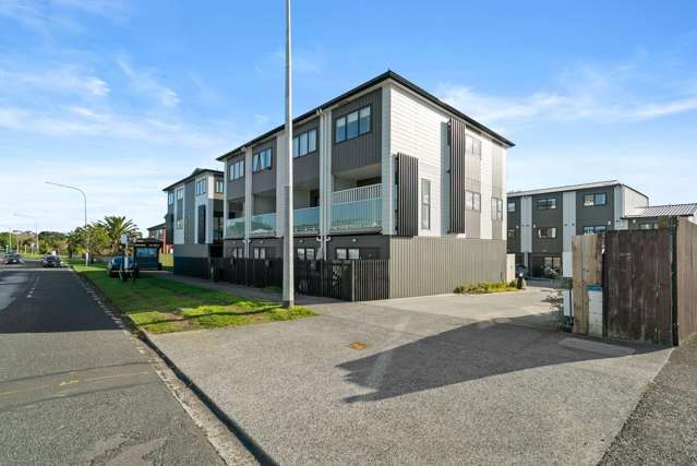Furnished 3 Bedroom Terrace Home in the Heart of Sandringham