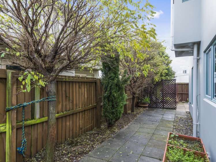 1/19 Longley Place Addington_9