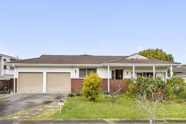 Freehold Land, Develop & Walk to Macleans!