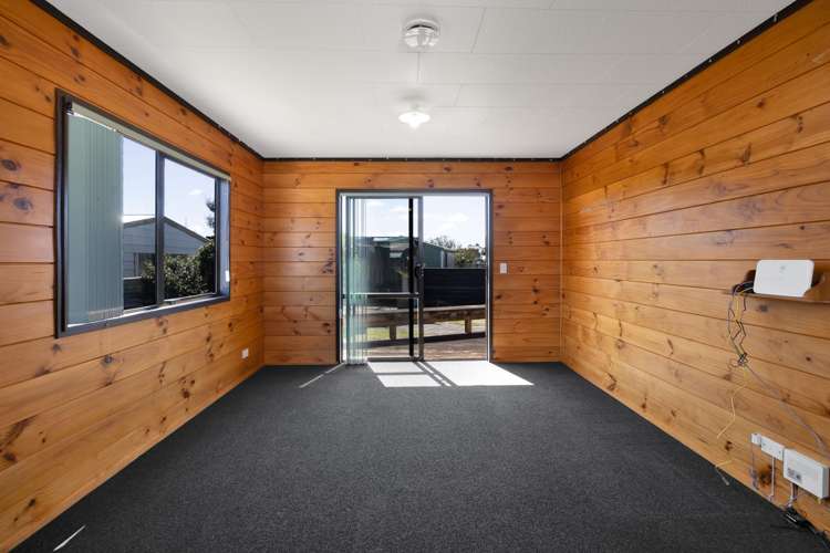 11 Heather Lea Hawera_16