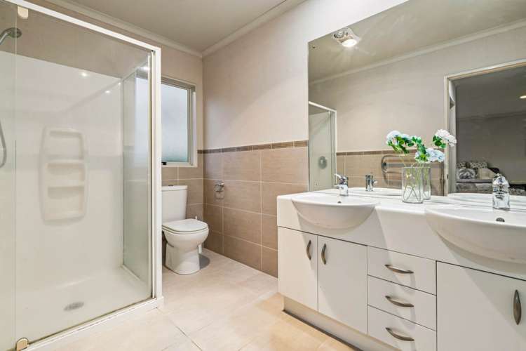 58 Salford  Crescent Flat Bush_16