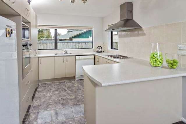 15 Asics Drive Favona_2