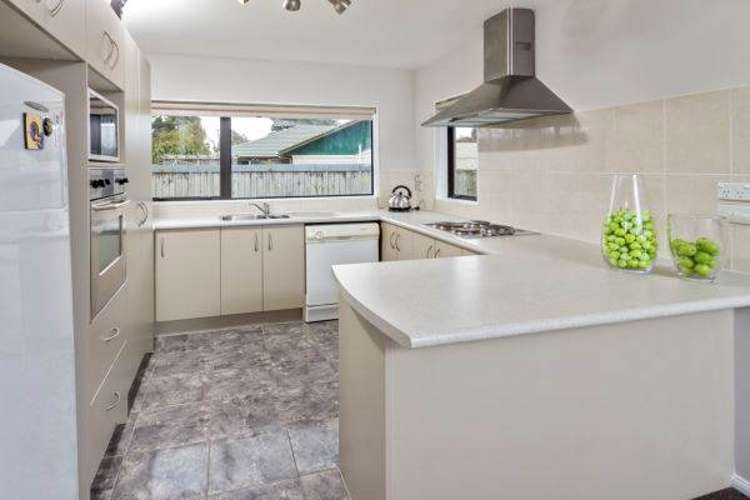 15 Asics Drive Favona_2