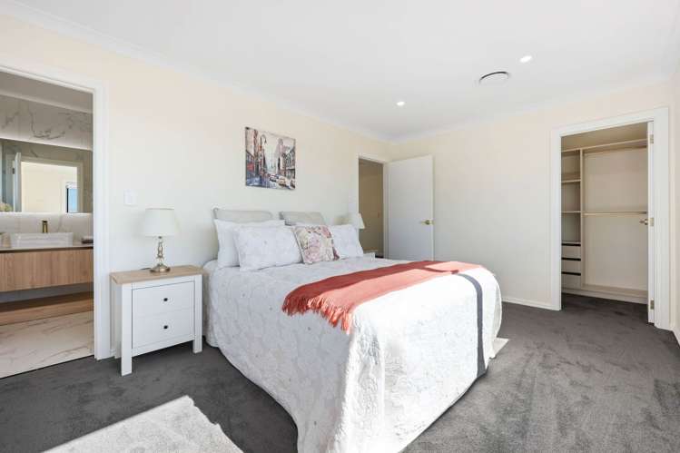 17 Ballyalton Crescent Flat Bush_59