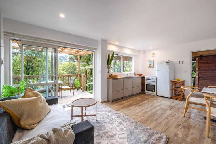 52 Crescent Road East Ostend_14