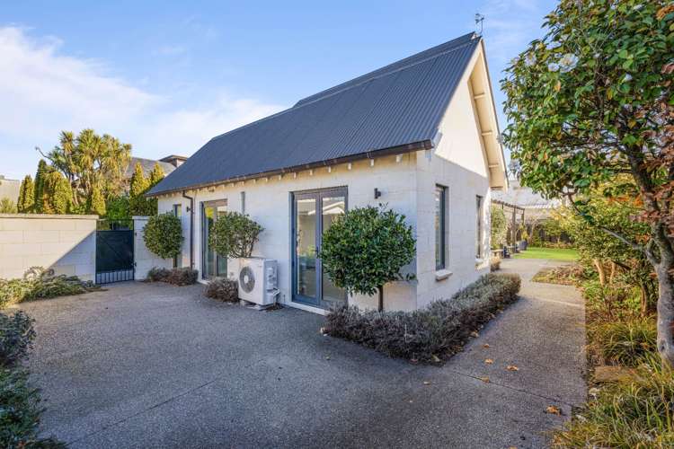 5 Merivale Lane Merivale_16