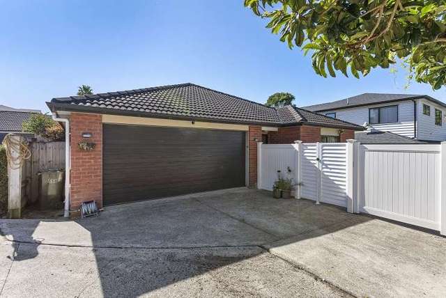 Buyer pays $711,000 for South Auckland home sight unseen