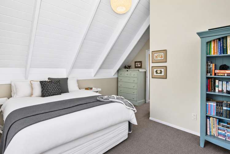 24C Charles Dickens Drive Mellons Bay_21