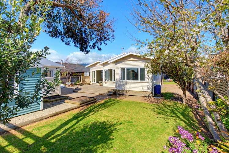 6 Adrian Grove Waikanae Beach_25