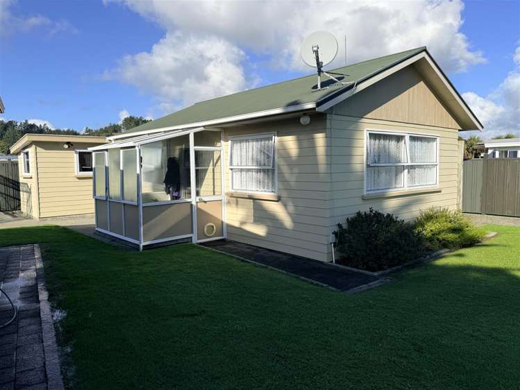 12 Keith Road Paroa_24