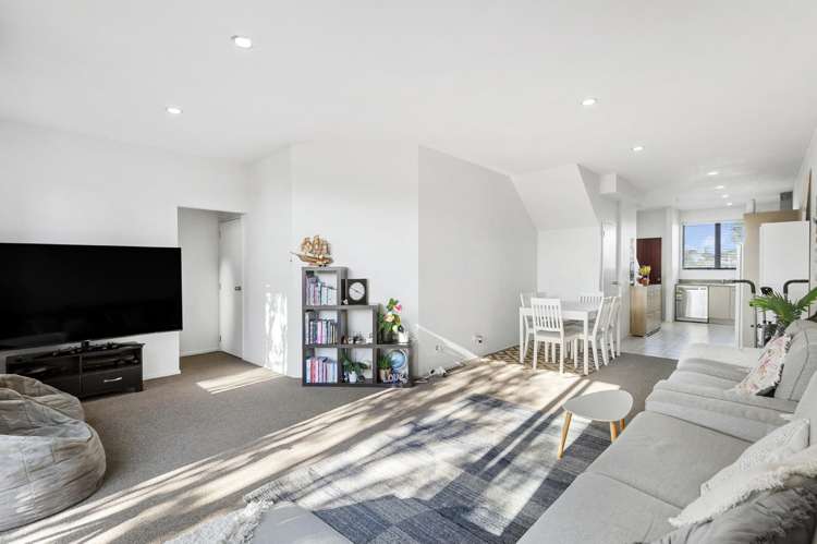 24/22 Northcross Drive_4