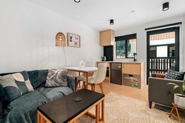 18B and 19B Alex Apartments, 135 Hallenstein Street Queenstown_1