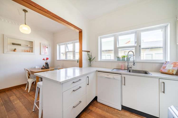 28 Bouverie Street Petone_6