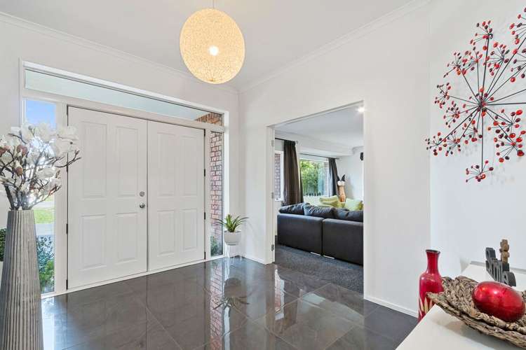 65 Travis Country Drive Burwood_19