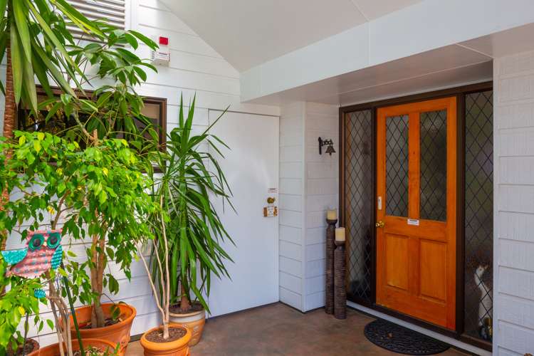 332 Princes Drive Britannia Heights_11