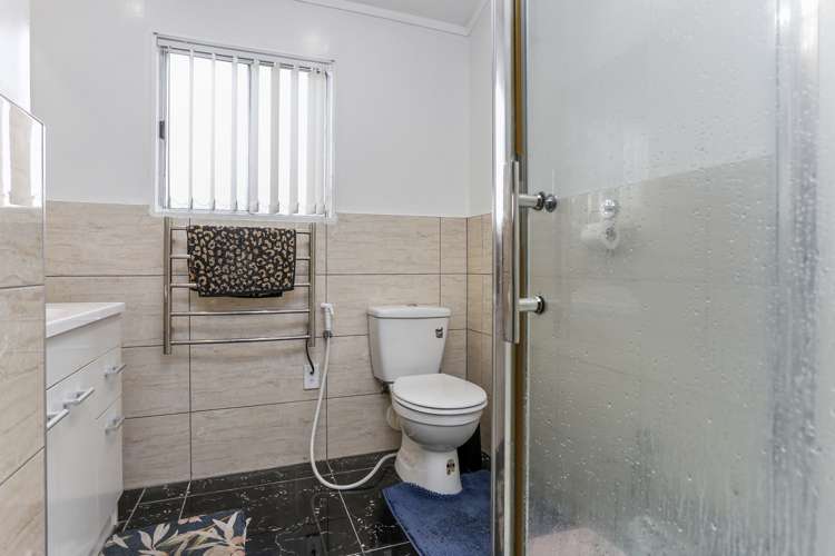 1/30 Challen Close Conifer Grove_9