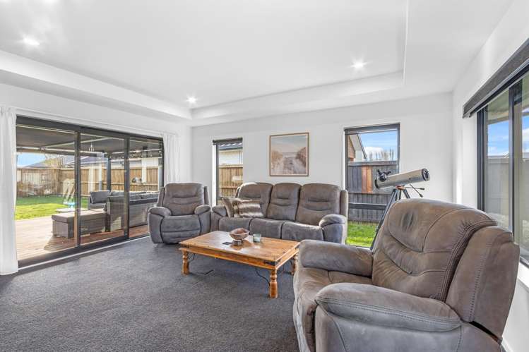 7 Bronco Drive Aidanfield_5