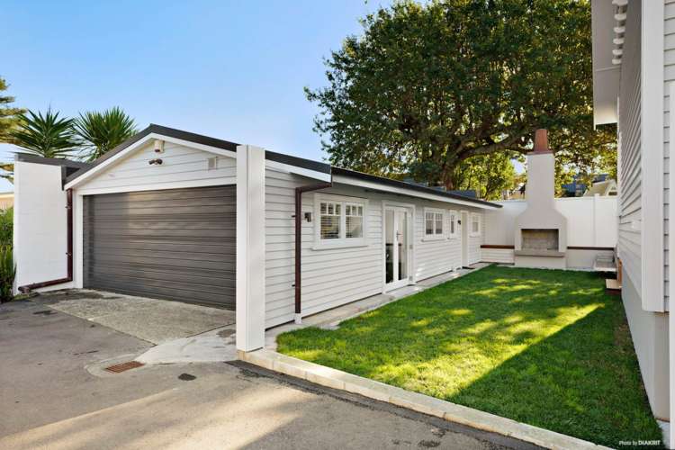 52 Marine Parade Mellons Bay_33