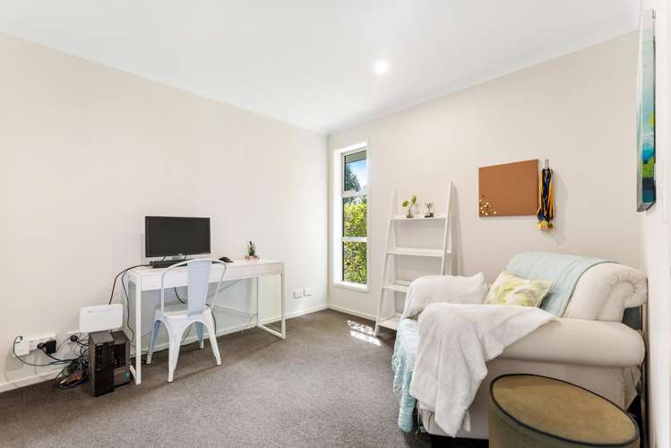17 Ruth Craig Place Stanmore Bay_16