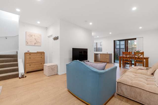 31 Nga Pona Toru Road Flat Bush_2